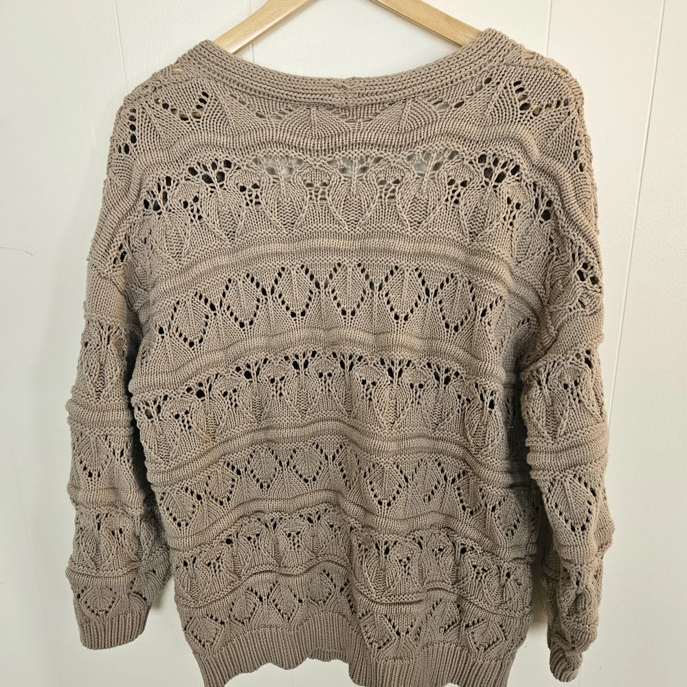 Neuflora Daphne Sweater - Picture 2 of 4